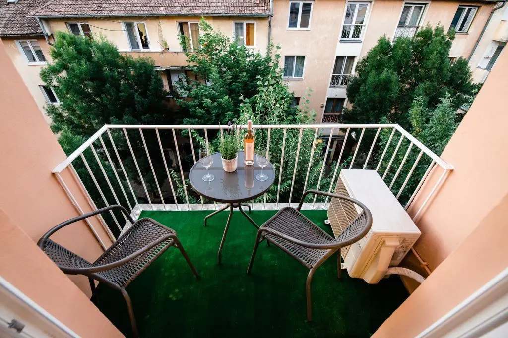 Ultracentral  Apartment  Panorama  Terasă, Șemineu Electric  Design Modern - foto 18