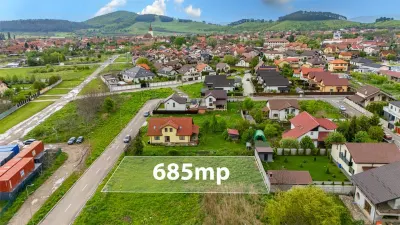 Comision 0% Teren intravilan 685 mp la asfalt, cu utilitatile la drum si AC casa - foto 2