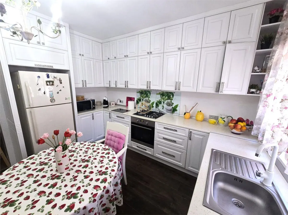 Casa 4 camere + Garaj | Complet mobilata si utilata - foto 8