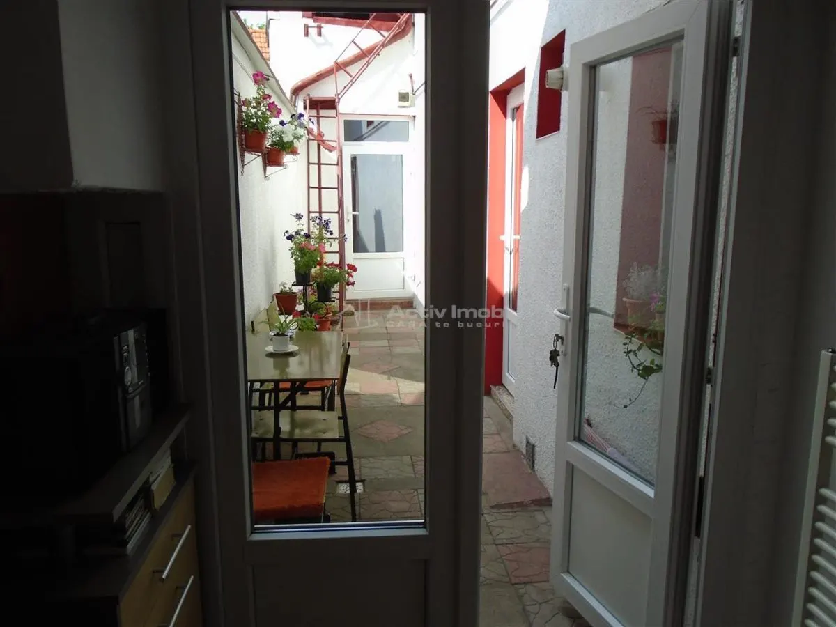 Resita Casa 7 Incaperi Parter,Etaj, Zero investitii - foto 14