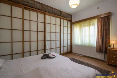 FILM! Casa primitoare in centrul orasului Targu Secuiesc - foto 4