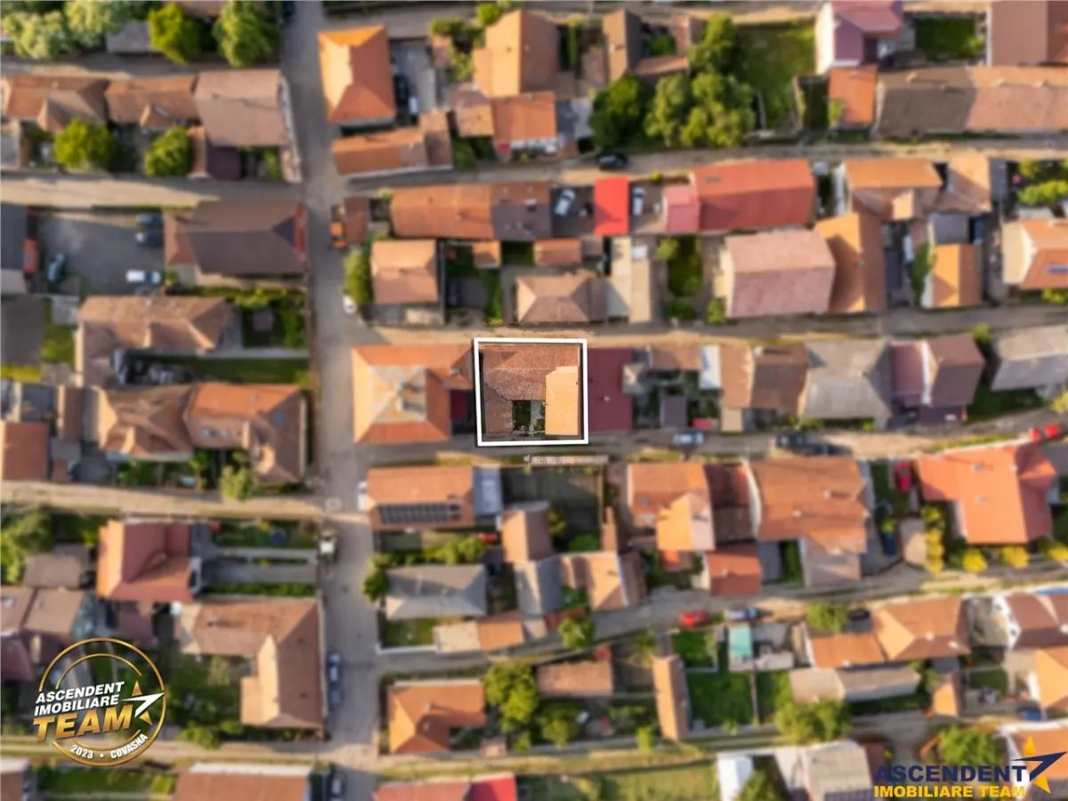 FILM! Casa primitoare in centrul orasului Targu Secuiesc - foto 7