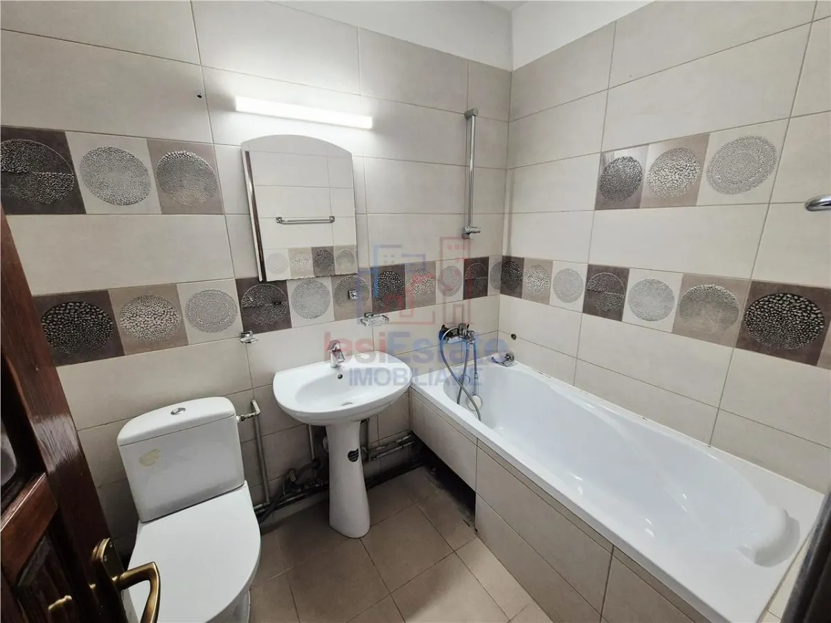 Apartament cu 4 camere de Inchiriat in zona Palas Mall - foto 12