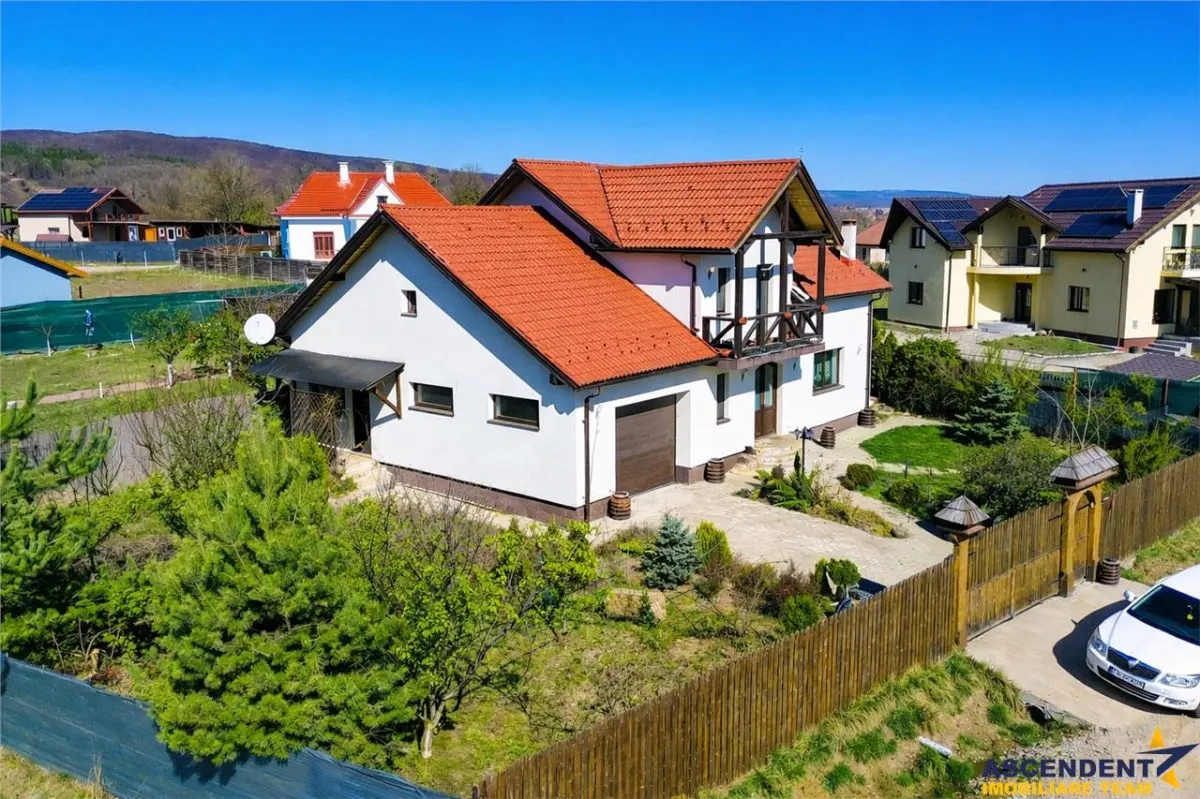 Casa primitoare si apreciabila, areal cu liniste, gradina frumoasa, Sancraiu,Szalomer Covasna - foto 1