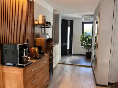 Lugoj,  Vila de Vis Cu Piscina, 440 Mp. Construiti, 820 Mp. Teren - foto 11