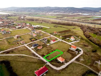 RECO Teren intravilan pentru loc de casa 810 mp  cu utilitati- Fughiu - foto 2