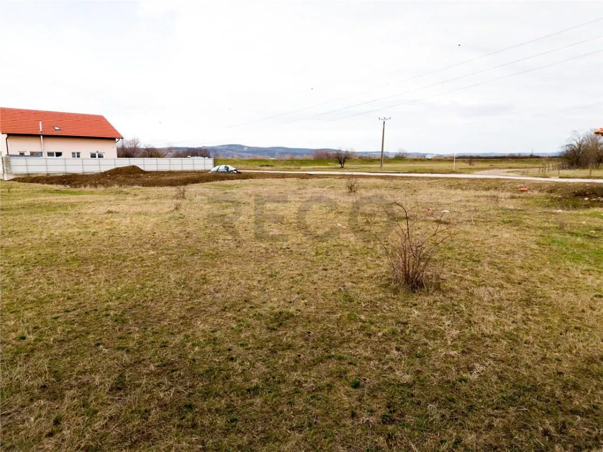 RECO Teren intravilan pentru loc de casa 810 mp  cu utilitati- Fughiu - foto 4