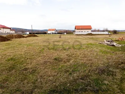 RECO Teren intravilan pentru loc de casa 810 mp  cu utilitati- Fughiu - foto 5