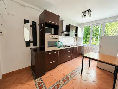 Vand apartament cu 2 camere in Cornisa, la doar 7 minute de UMF. - Targu Mures