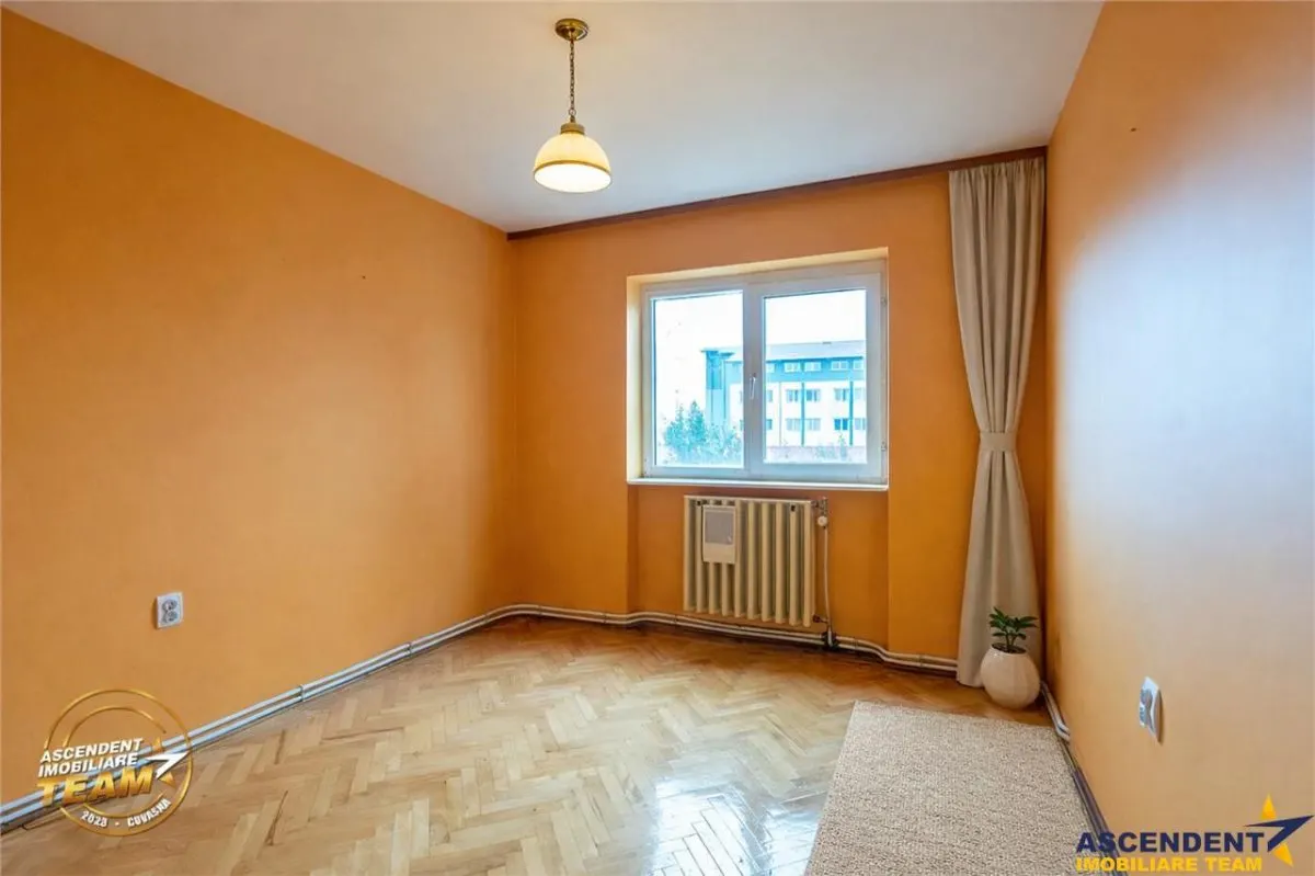 FILM:Apartament cu 4 camere,2 bai,2 balcoane,2 garaje,Targu Secuiesc,Covasna - foto 6