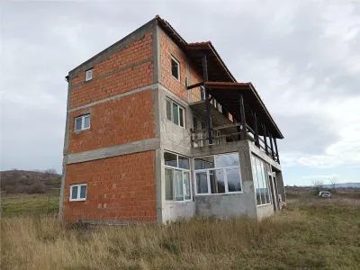 DUPLEX P+1+M CU TERASE | TEREN TOTAL 2.306 MP in MOLDOVA NOUA - foto 3