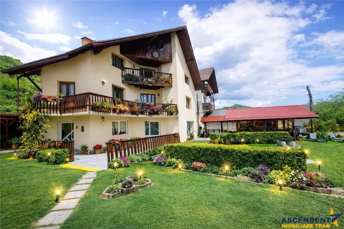 Tu 3D! Resedinta/ Pensiune, apreciabil areal, Moieciu, Bran, Brasov - foto 1