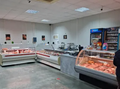 Moldova Noua, Spatiu Comercial - Macelarie, Utilata, Vanzare sau Inchiriere - foto 4