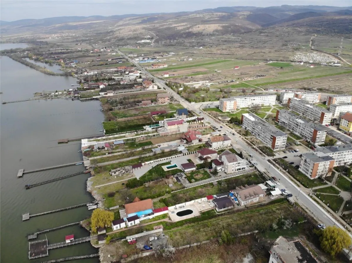 Moldova Noua, Teren Drept Intravilan 1628 Mp., pe malul Dunarii, Vanzare sau Inchiriere - foto 14