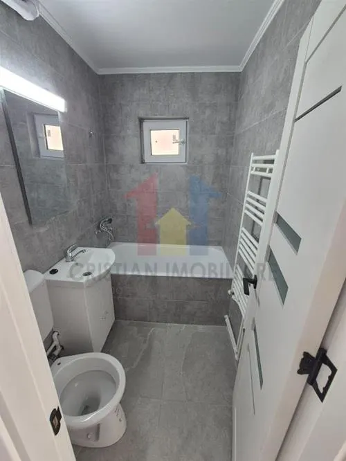 RENOVATA garsoniera zona Viziru 1, etaj 3 - foto 3