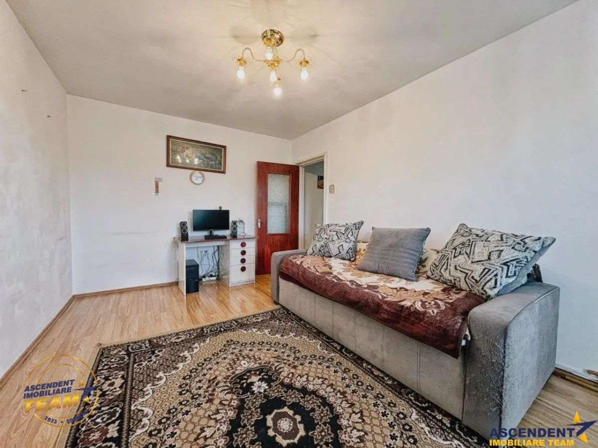 FILM! Apartament 2 camere decomandat, zona apreciabila, cartier Florilor Brasov - foto 7