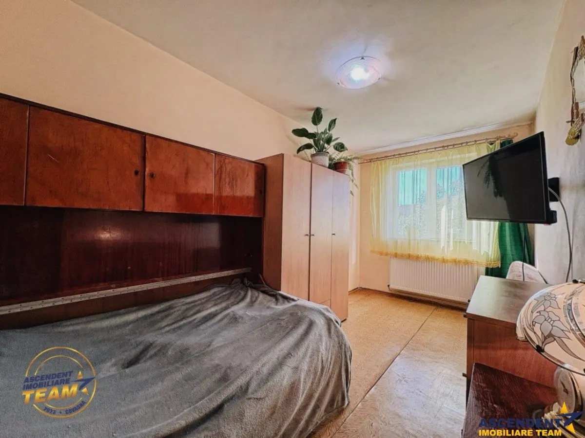 FILM! Apartament 2 camere decomandat, zona apreciabila, cartier Florilor Brasov - foto 9