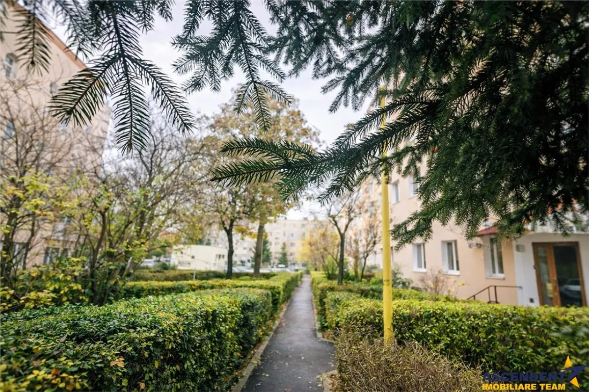 Cartierul Florilor, imobil renovabil, etaj intermediar, zona linistita, Brasov - foto 1