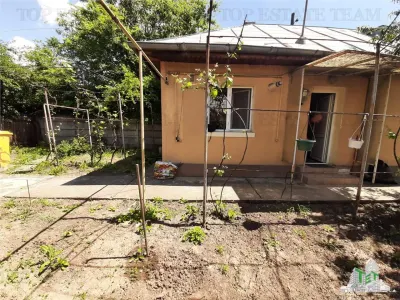 In exclusivitate Piata Veteranilor casa individuala  7 min de metrou - foto 2
