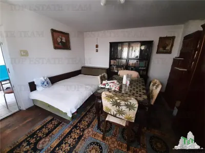 In exclusivitate Piata Veteranilor casa individuala  7 min de metrou - foto 14