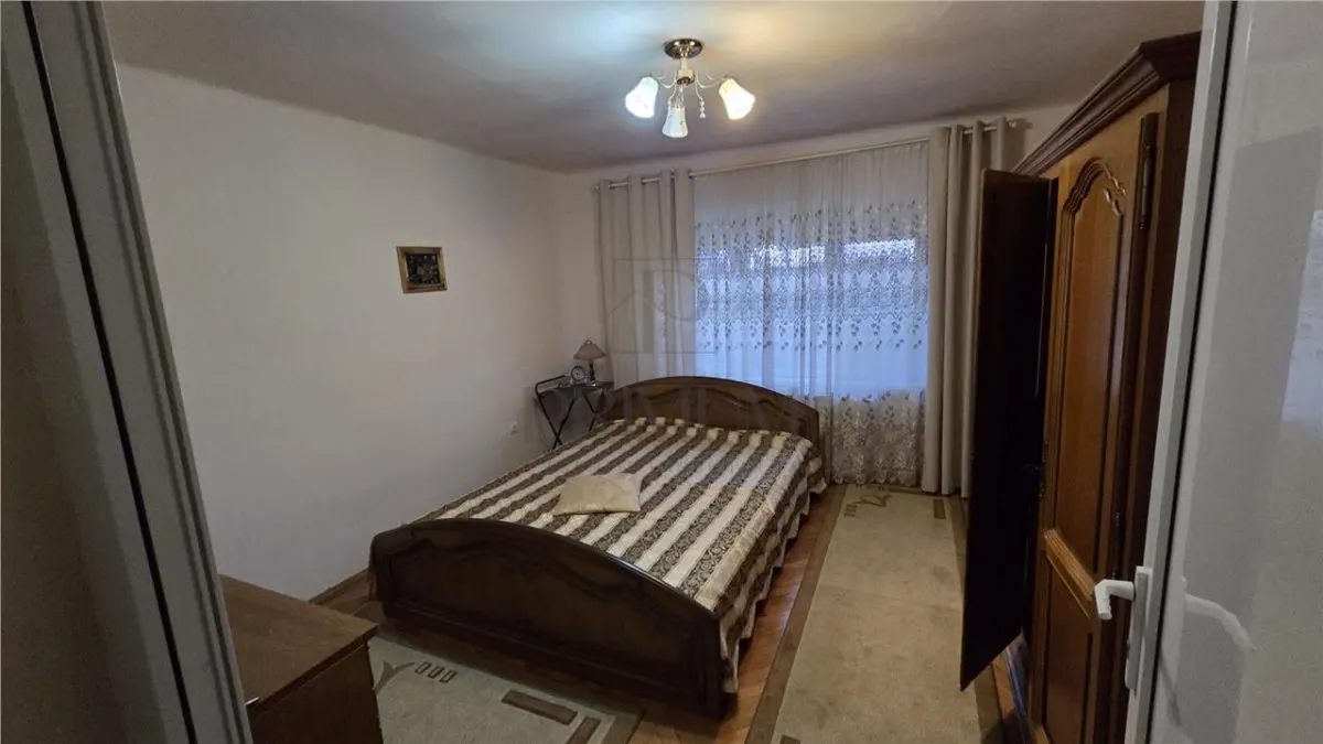 GIROCULUI, CASA 6 CAMERE P+1+pod, 2 BAI, BUCATARIE INCHISA - foto 11