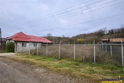 Film&3D!Proprietate cu potential:casa, atelier,domeniu de 2.700 mp: Sanmarghita, Mures - foto 4