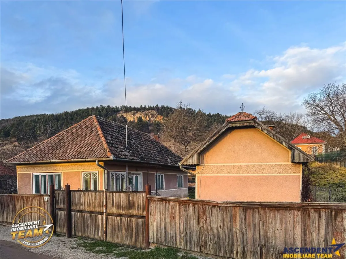 Teren roditor de peste 1.000mp cu casa traditionala, Sanzieni, Covasna - foto 12