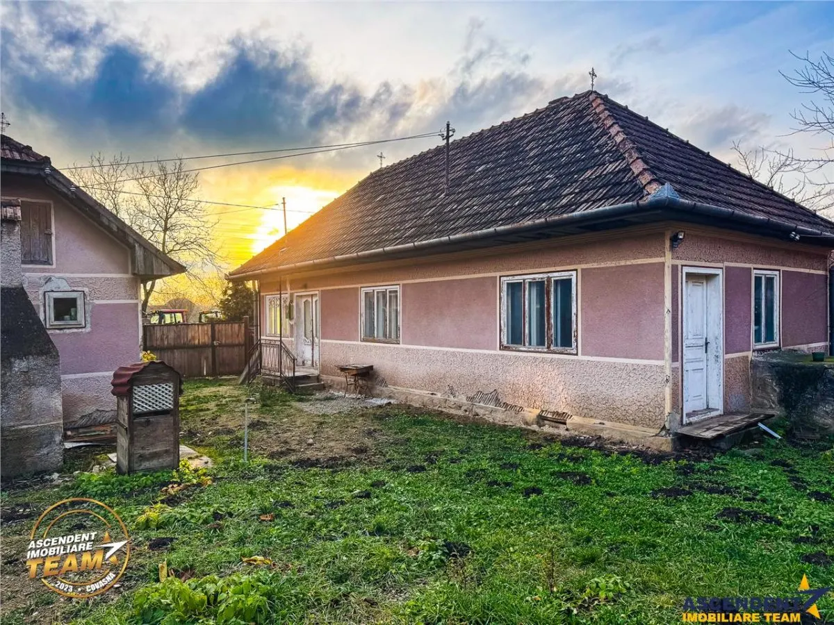 Teren roditor de peste 1.000mp cu casa traditionala, Sanzieni, Covasna - foto 16