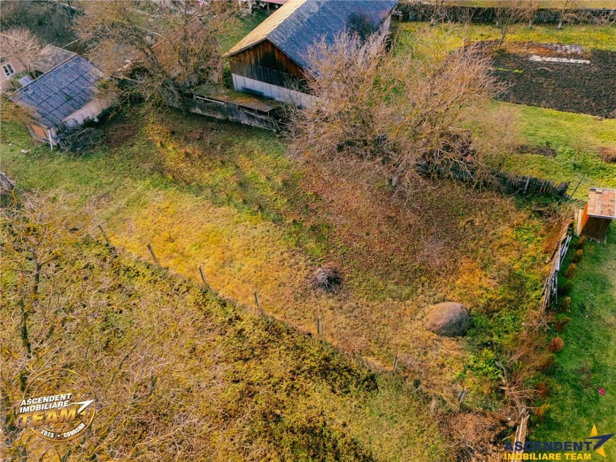 Teren roditor de peste 1.000mp cu casa traditionala, Sanzieni, Covasna - foto 6