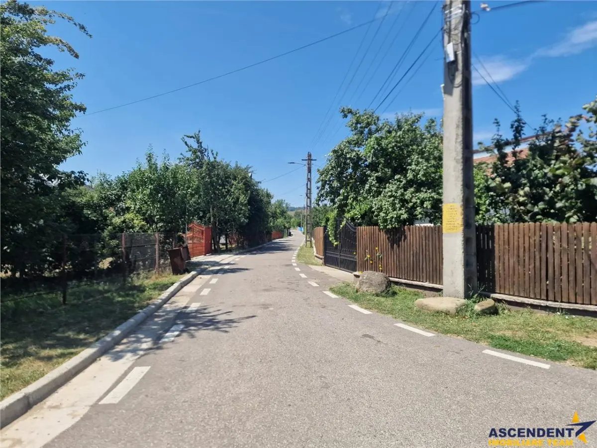 Casa traditionala, cu 2.000mp teren roditor, Izvoarele, Prahova - foto 14