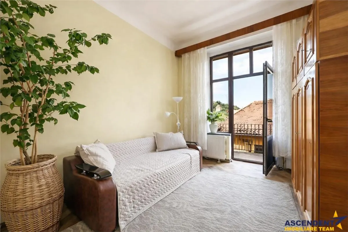 Apartament in vila cu amprenta istorica,180mp,gradina,pod,Centrul Istoric,Brasov - foto 1