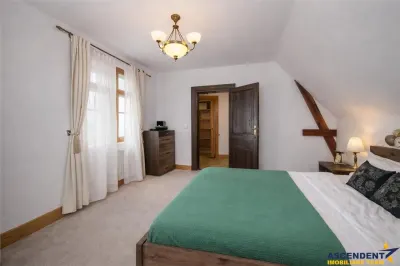 Apartament in vila cu amprenta istorica,180mp,gradina,pod,Centrul Istoric,Brasov - foto 9