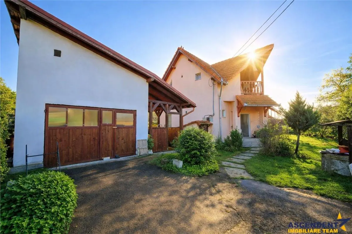 Vila duplex spatioasa in Chilieni, Sfantu Gheorghe,6 camere, garaj si teren generos - foto 1