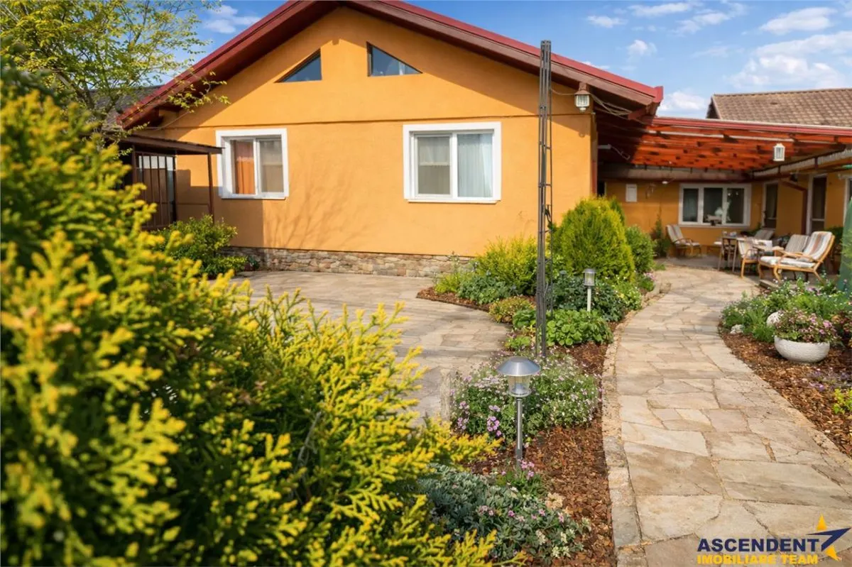 Casa 3 camere+ garsoniera separata, curte, gradina, anexe, Cristesti, Mures - foto 1