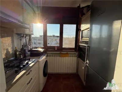 Apartament 3 camere decomandat | 2 bai | 2 lifturi | 6 min Metrou Crangasi - foto 5