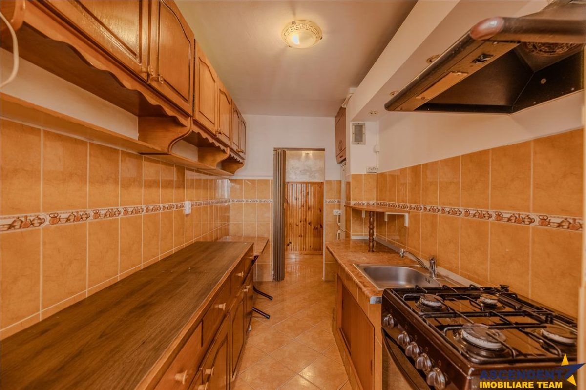 Decomandat, 2 camere, insorit, balcon, loc parcare, 2 boxe, Astra, Brasov. - foto 11