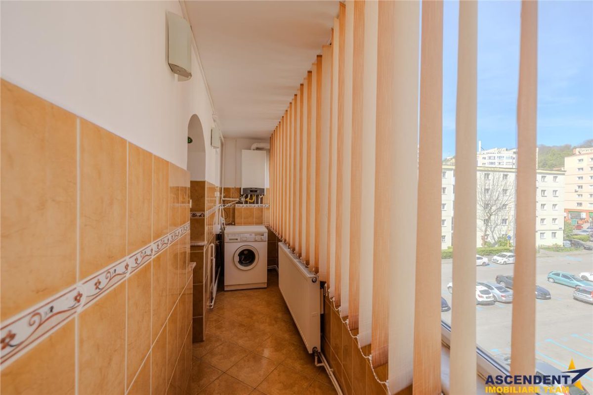 Decomandat, 2 camere, insorit, balcon, loc parcare, 2 boxe, Astra, Brasov. - foto 5