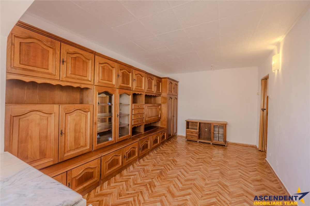 Decomandat, 2 camere, insorit, balcon, loc parcare, 2 boxe, Astra, Brasov. - foto 10
