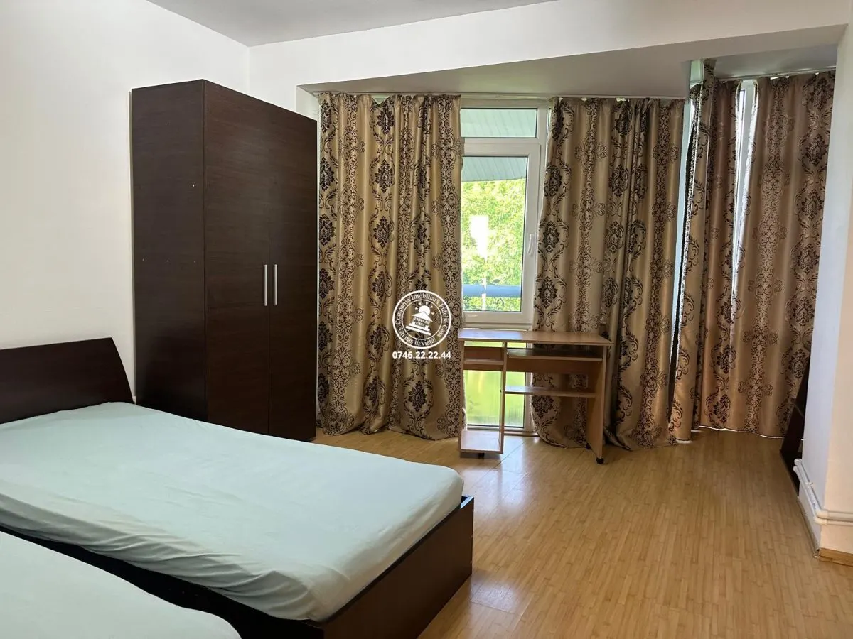 Apartament cu 3 camere, Centru - foto 2