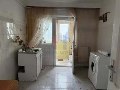 Apartament  2 camere, etaj 3, Vidin-Piata+ balcon 7 m - foto 5