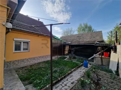 RECO Casa cu 2 camere+living, renovata complet, in Episcopia Bihor - foto 19
