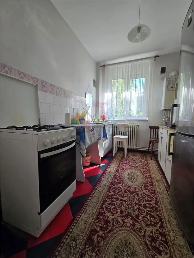 Apartament 3 camere semidecomandat, Podu Ros - Cantemir - foto 2