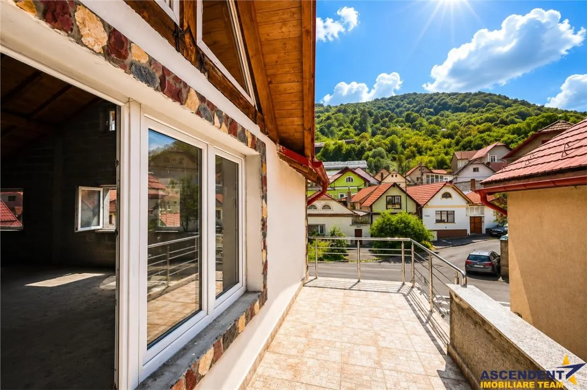Casa individuala:rezidential/servicii/ investitional,Centrul Istoric Medieval Brasov - foto 3