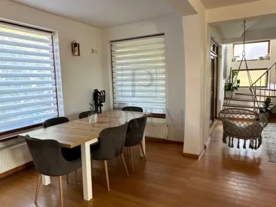 BUZIASULUI, CASA INDIVIDUALA, 2 DORMITOARE + CAMERA BIROU, 2 BAI DECOMANDATA - foto 8