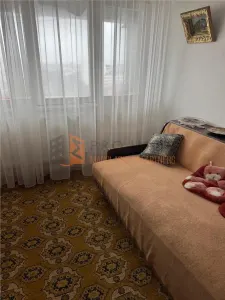 Apartament 3 camere cf 1 zona Centru - foto 3