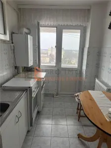 Apartament 3 camere cf 1 zona Centru - foto 6