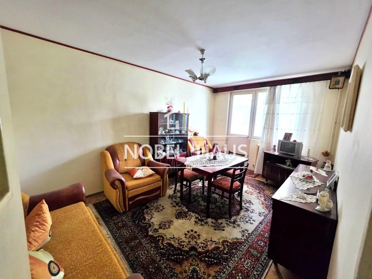 Apartament 3 camere, etajul 2, decomandat, zona Gradina, Barlad - foto 1