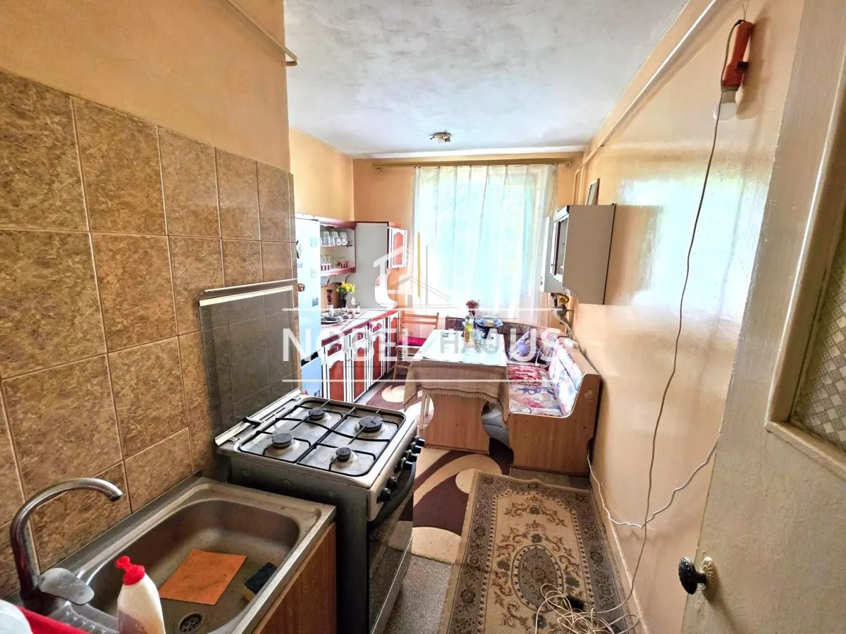 Apartament 3 camere, etajul 2, decomandat, zona Gradina, Barlad - foto 4