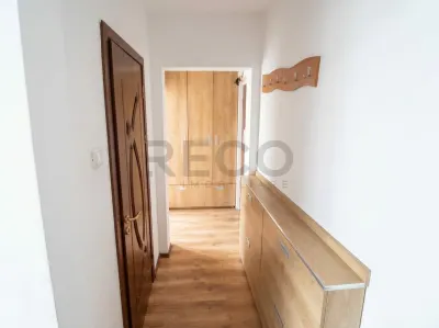 RECO Apartament cu 3 camere etaj 2 - foto 2