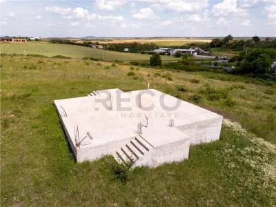 RECO Teren cu fundatie + proiect de casa localitatea Les - Les